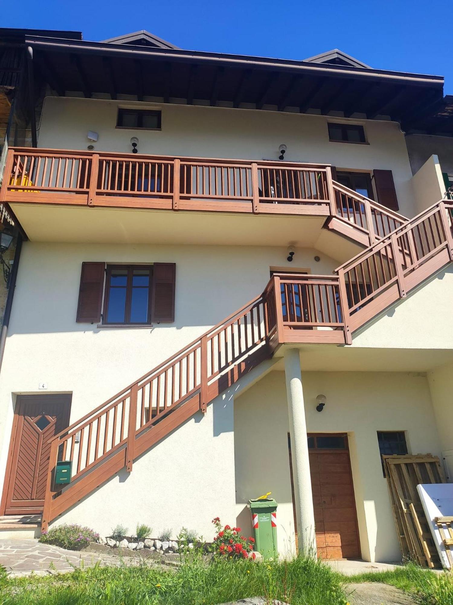 Casa Vacanze Lavanda & Rosmarino Telve Buitenkant foto
